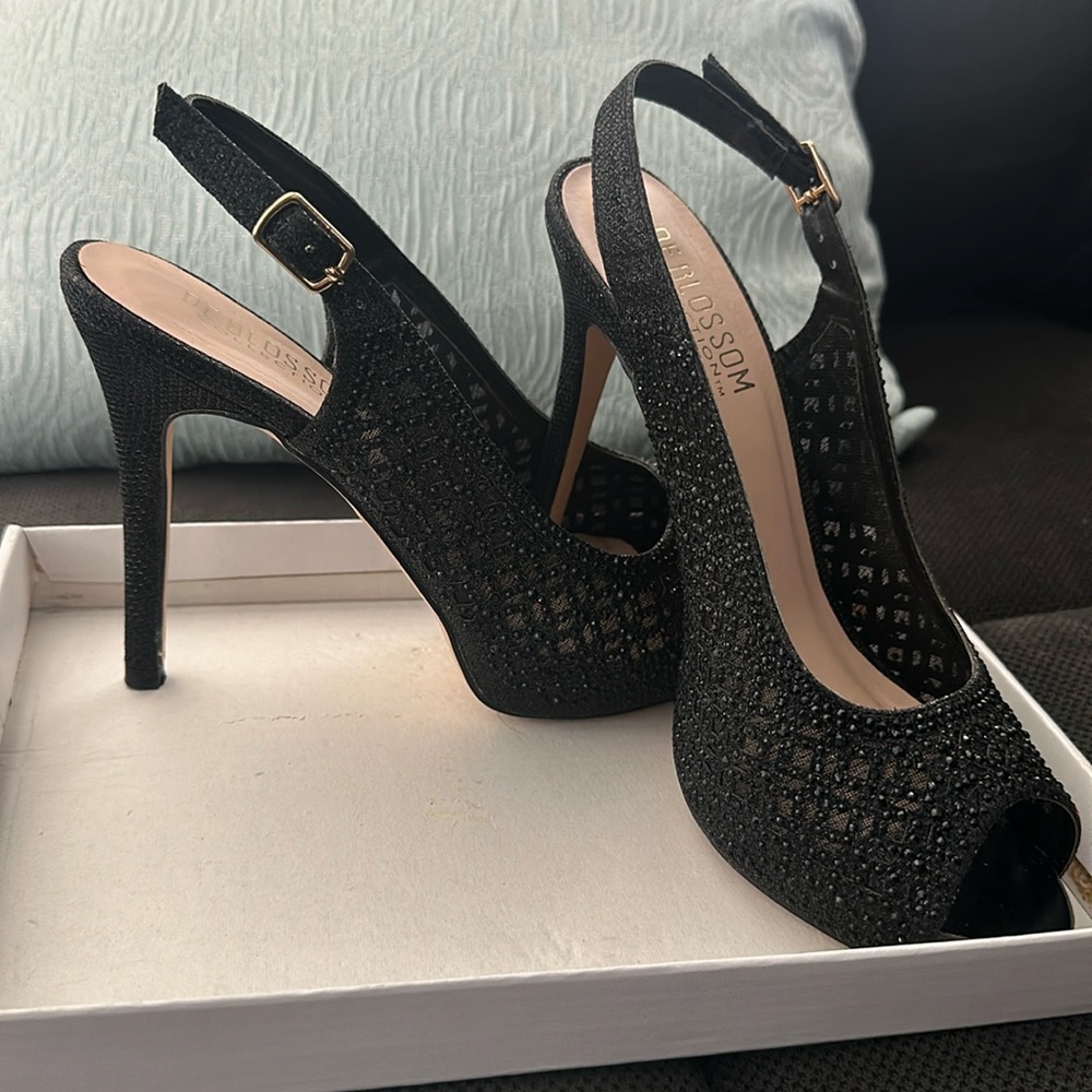 Like new - De Blossom Collection Black Platform Heels - Open-toed sandal heels